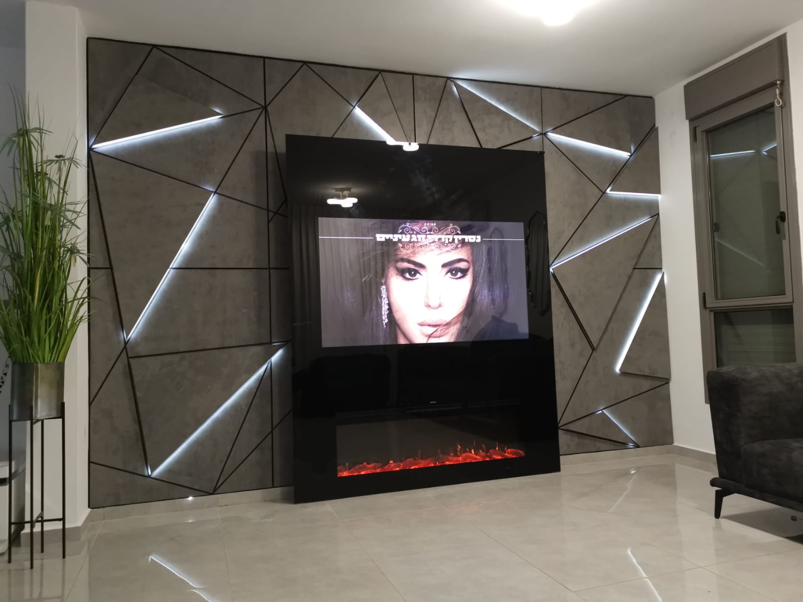 הקיר עם מסך דלוק — תמונה חיה